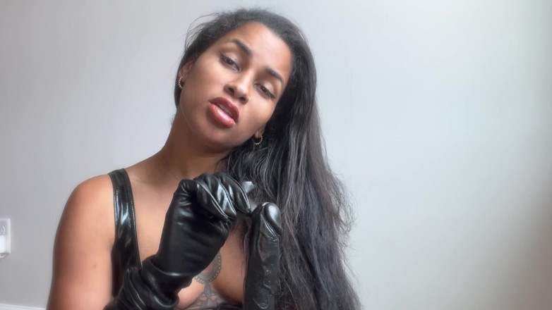 Mya Mula Goddess: Szarpnij 101 CEI
