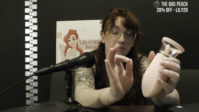 Lily O'Riley: NSFW Przegląd wibratora lizanie pistil miodowego z złej brzoskwini