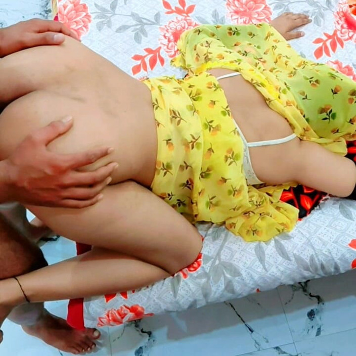 Anuragpriya: Soție indiancă desi sexy și senzuală futută de iubitul Devar când...
