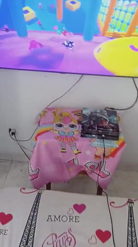 Jogando playstation enquanto meu namorado me grava