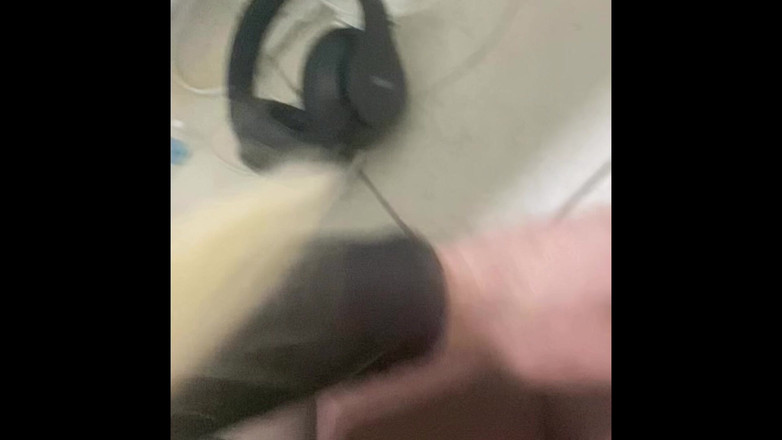 MadisonCD2025: Crossdresser sissy děvka shemale šuká tlustý černý zadek a kundičku hračkou se...