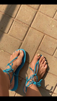 Shining with My Golden Toes on Sun