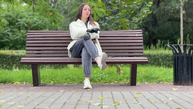 Hottie goddess: Dangle Smoke, crachat, coup d’oeil en POV