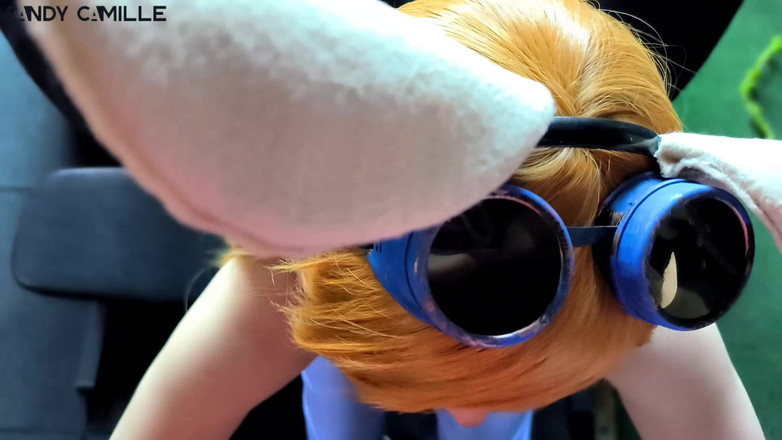 Candy Camille: 小工具已经准备好接受一个真正的鸡巴