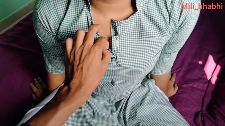 Mili bhabi: Hintli desi liseli kız erkek arkadaşıyla seks yapıyor xvideos