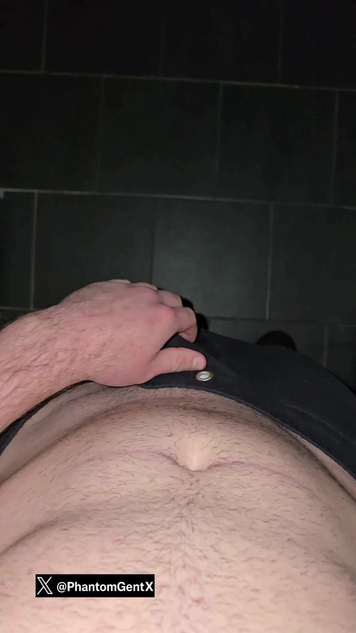 PhantomGentX: Můj penis je tvrdý! POV s intenzivním sténáním