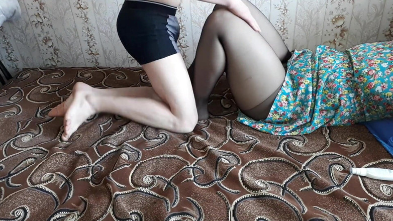 Lux Eva: Convince e scopa la moglie del fratellastro mentre lui si...