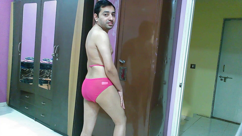 Cute & Nude Crossdresser: Lief en sexy mietje travestiet femboy Lieve lolly in rozeblauwe...