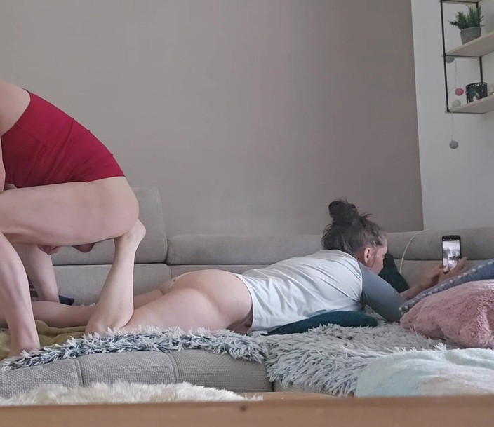 Tatianal 1: Tatianal enfia o pé na bunda de sua mulher submissa...