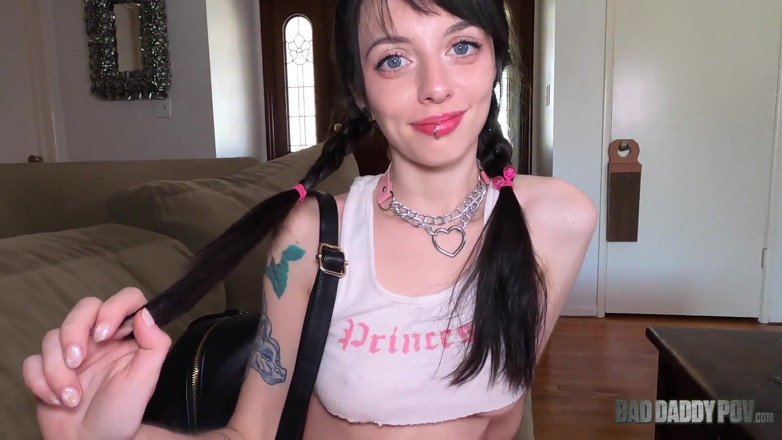 BadStepFamilyPov: Kitty Kam strakke roze kut