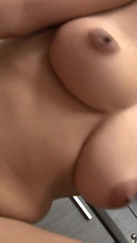 Muei si tante seksi muei lagi asik ngentot sama pria di dapur