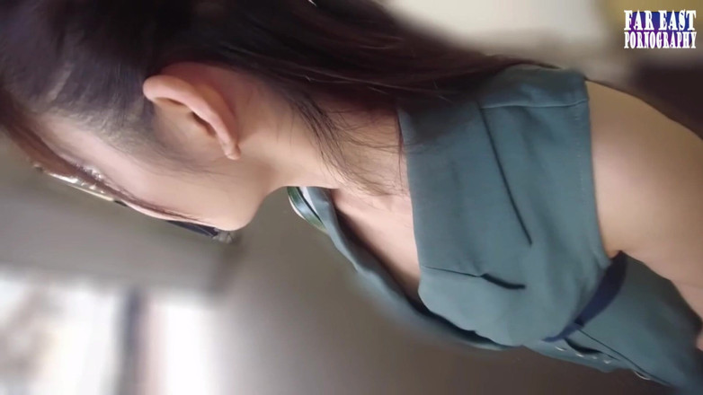 Far East pornography: Bersiar-siar krim dengan usik yang mulut, mengusik, menjimatkan setiap fasa...