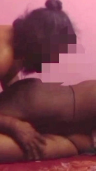 Desi indiano tamil maturo milf renu e la sua amica delightrose figa pelosa scopata in trio dal maritino cuck pt 1! Moglie indiana