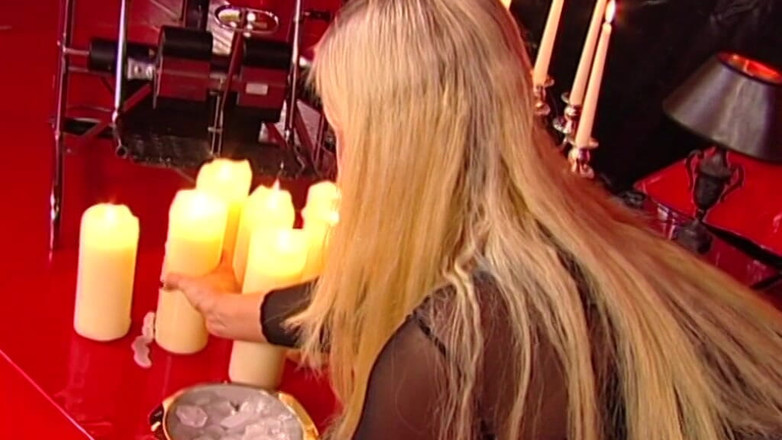 Absolute BDSM: Candlelit支配 - 大奶子金发女郎在红房里主宰戴面具的男人