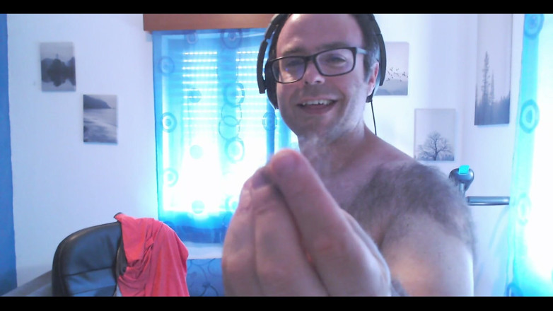RAvingr4d4: Shaving Armpits and Shoulders