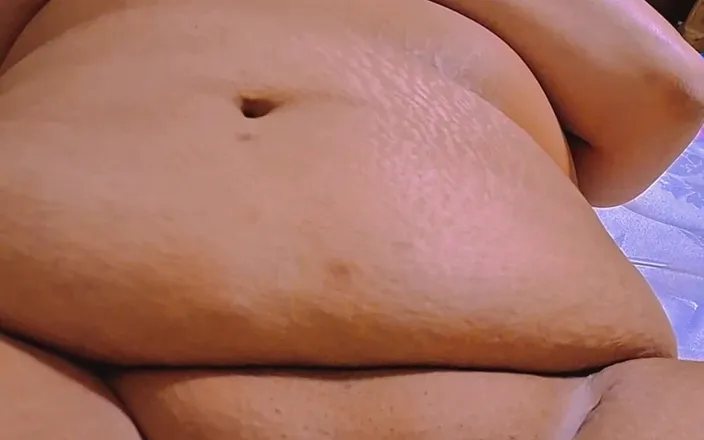 Stunna Vegas: Look How Fat My Pussy Is