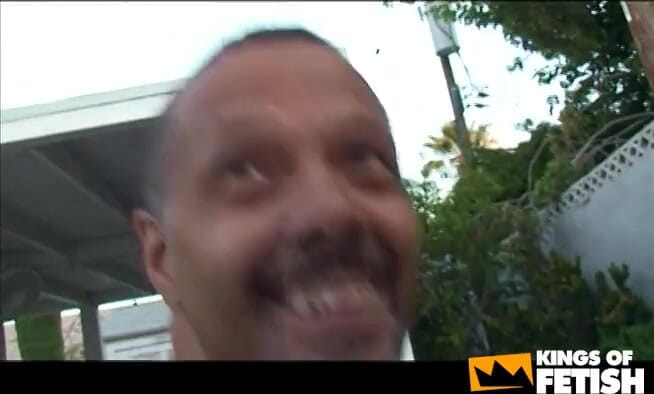 Family Role Playing: Duas putas milf recebem suas xoxotas peludas bombeadas em sexo...