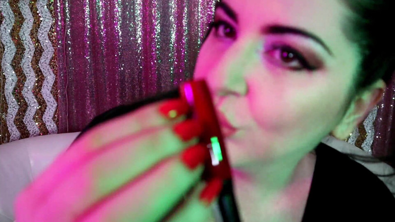 goddessjoules: 100 Camadas de Lipgloss Asmr Kisses