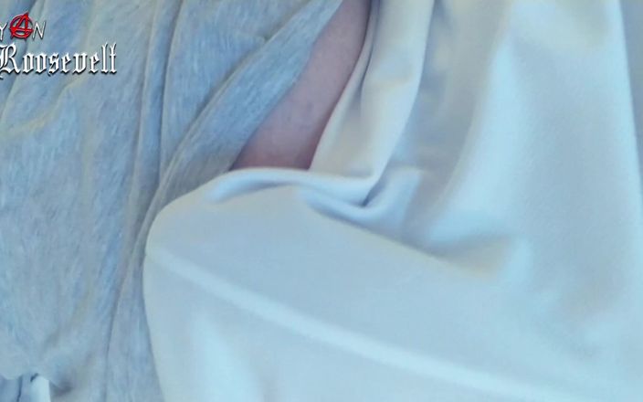 Ryan Roosevelt: Mano en mis pantalones cortos