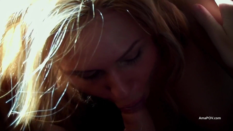 AmaPOV: Je sens les seins et la chatte mous de Jenny...