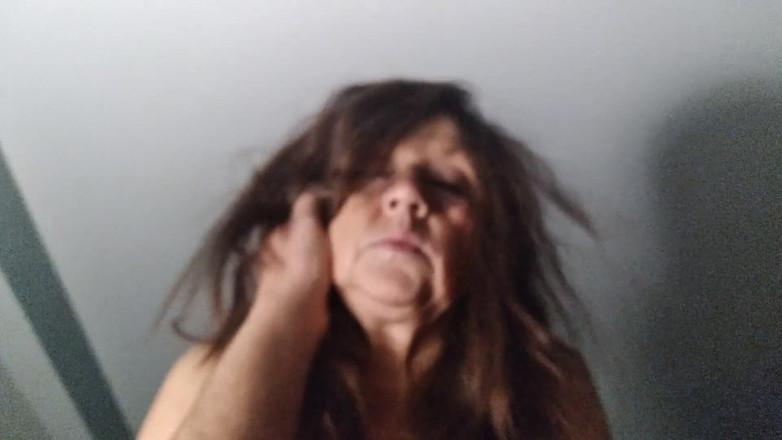 Candi Annie: 熟女重口味模特candi annie被雇佣第一人称视角拍摄