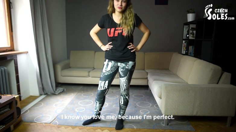 Czech Soles - foot fetish content: Umilire verbală și cu picioarele și lovituri în față, ratat
