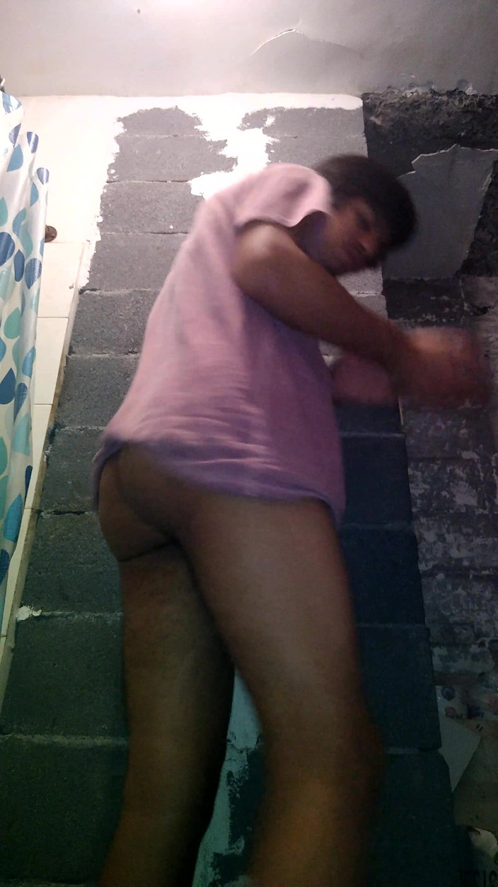 AlexAlejandro13: Gran polla en cuarto de baño caliente