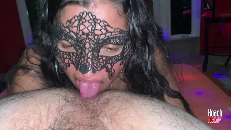 thundass: Su Lengua Rosa Tiene Hambre De Un Culo Peludo