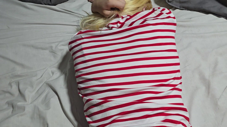 Sparowdox: 可爱的金发女郎被后入