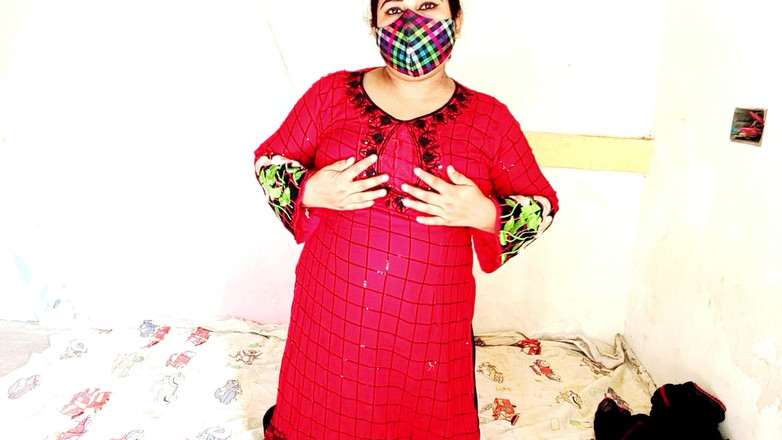 Sanamkhan: Desi het solo kvinna