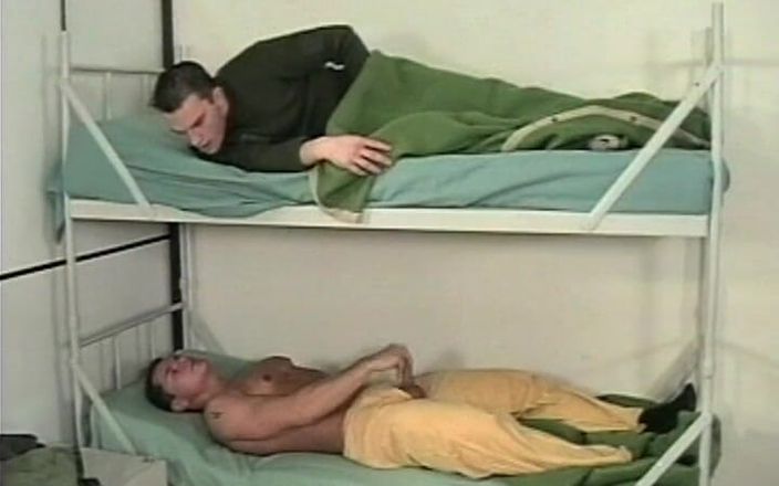 Gay RetroX VHS: Похотливый мужик желает матч No6