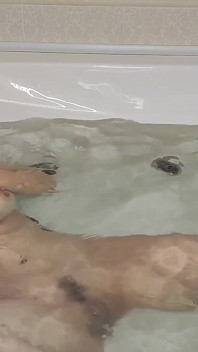 3 minutos de aliento bajo el agua, chorros, mamada