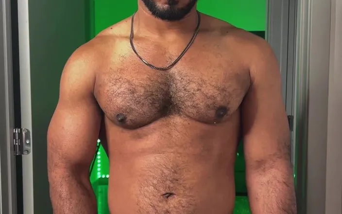 Rodrigo Amor (Gay): A Little Slow Motion