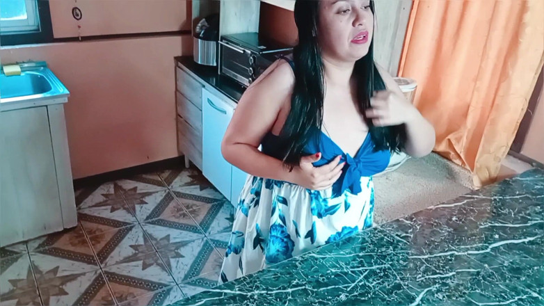 Kellyhotstepmom: Ibu tiri seksi di dapur