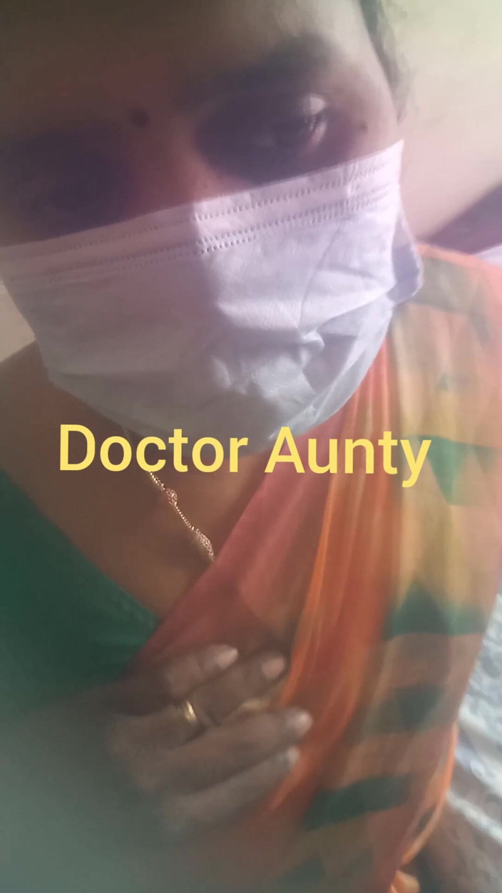 Pickup maami: Tamil Doctor Aunty Consultant
