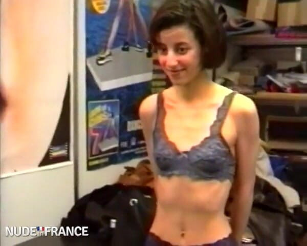 La France a Poil: Caroline, gorgeous little nympho, discreet and very excited