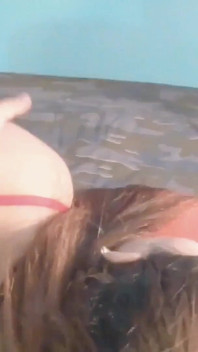 Ragazza indiana indiana fa un pompino come una cagna e mangia la sborra