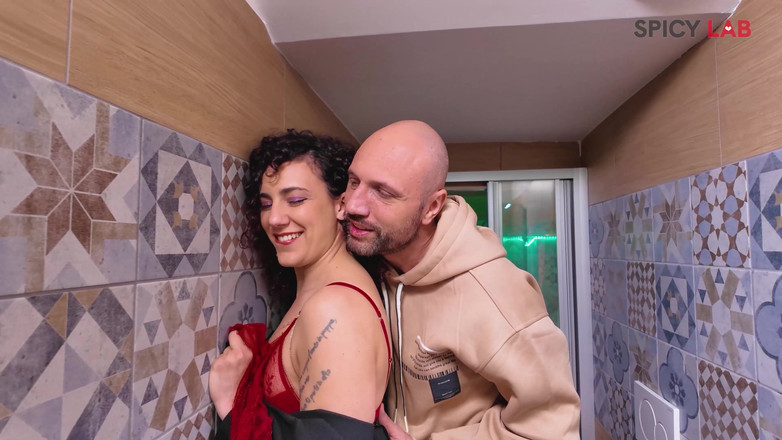 Spicy Lab Production: Maiale Depravato Al Centro Massaggi