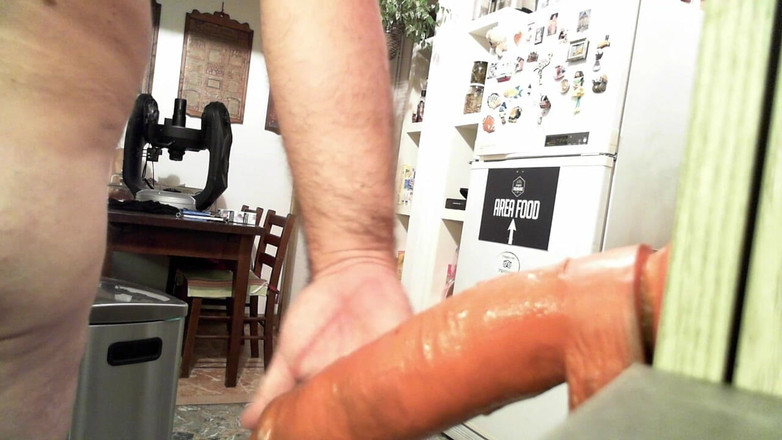 GiantDildoLover: Some Dildos for my ass, from 4cm to 12 cm of diameter,...