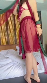 Lulu Wild Xoxo - Vũ công bụng kỳ lạ ăn mặc cận cảnh thổi kèn và chảy tràn tinh dịch