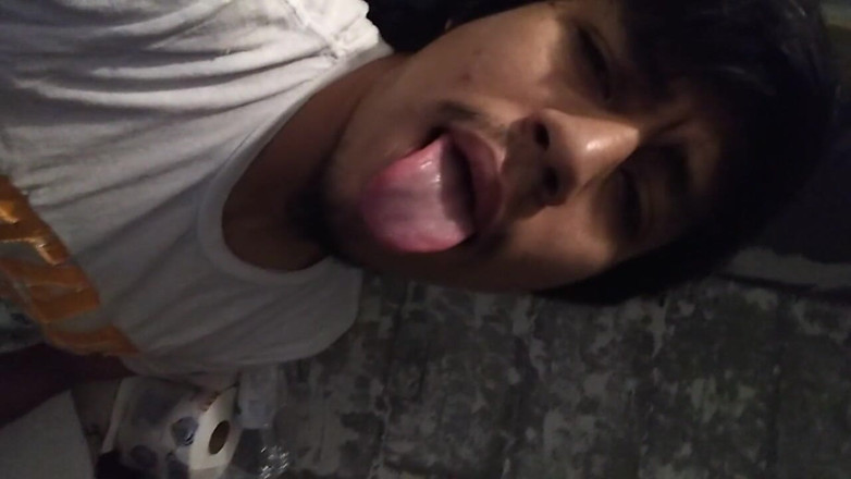 AlexAlejandro13: An diesem nachmittag wird mein schwanz sehr dick, das sieht...