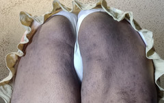 Xaerka Loves: Sissy-mollige schüttelt fetten arsch im weißen oma-höschen
