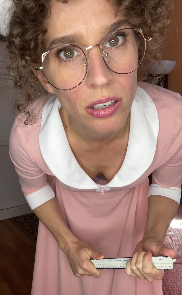 VibeWithMommy: Macecha Popisuje, jak ona chce, abys uvolnilapoužít ji kolem domu...