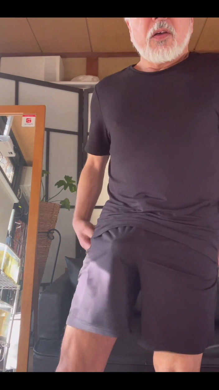 Japanese daddy: Pajamas baru.