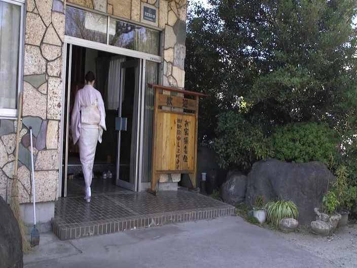 MBM3988: Quan hệ tình dục ngoài trời với con rể của...