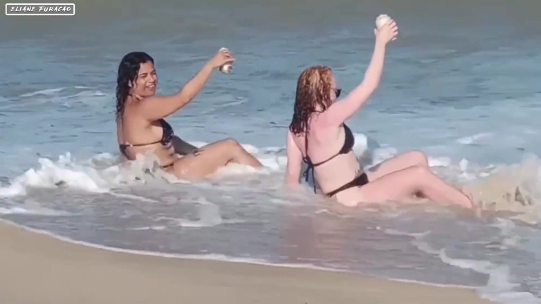 Eliane Furacao: Fomos Em Praia De Nudismo Quando Vimos O Negao Ficamos...
