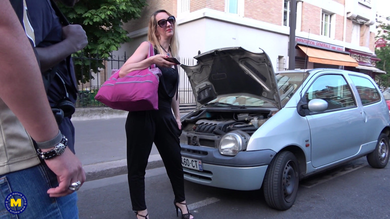 Mature NL: Esta puta madura francesa é a expansão em um gangbang de...