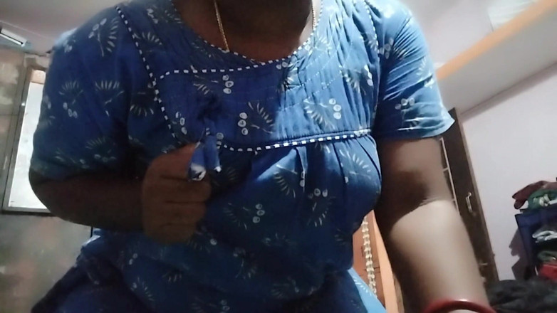 Desi World: オイルと汚れたおばさんプンダイマッサージ