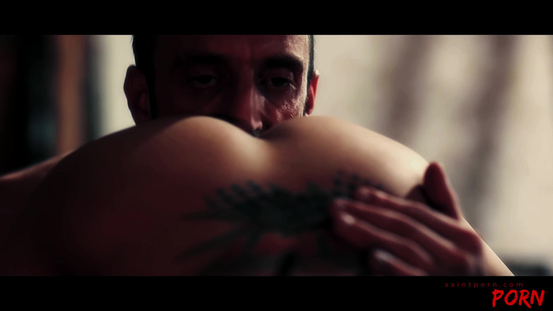 SaintPorn: Bella को उसका पहला यौन अन्वेषण मिलता है और वह चरमोत्कर्ष पर फट जाती है