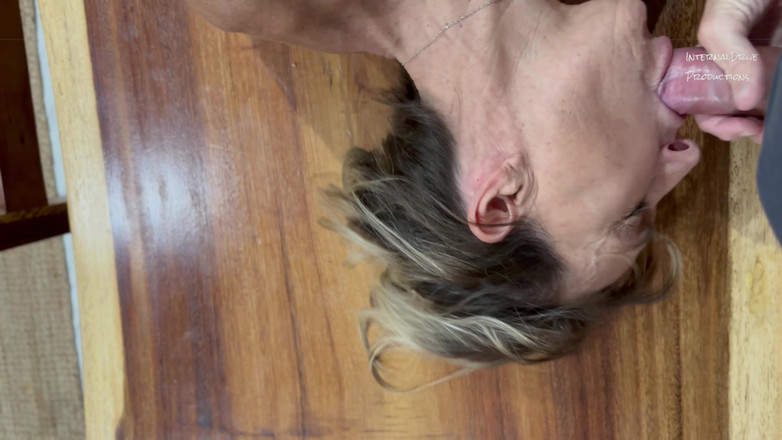 InternalDrive: Le Encanta Verte Correrte Y Luego Lamer Tu Polla Y...